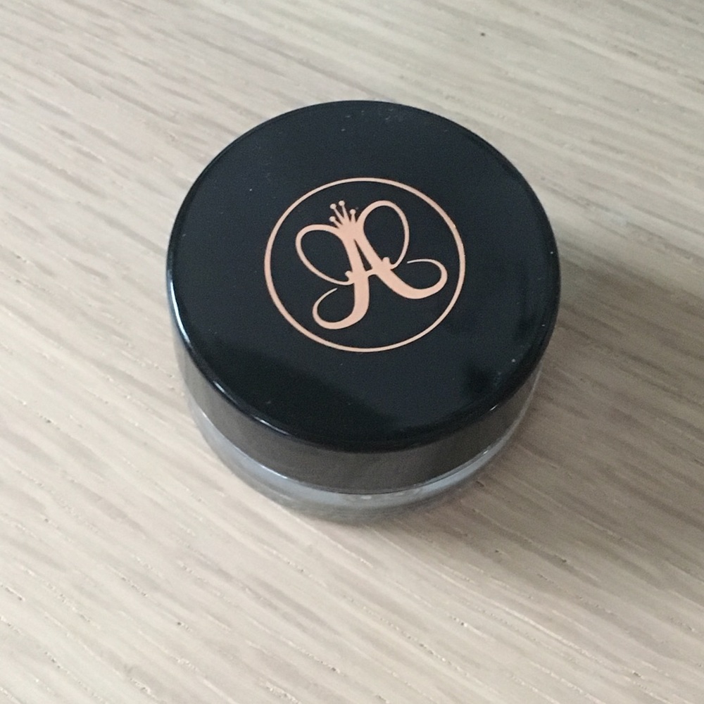 Anastasia Beverly Hills Dipbrow Pomade in Taupe